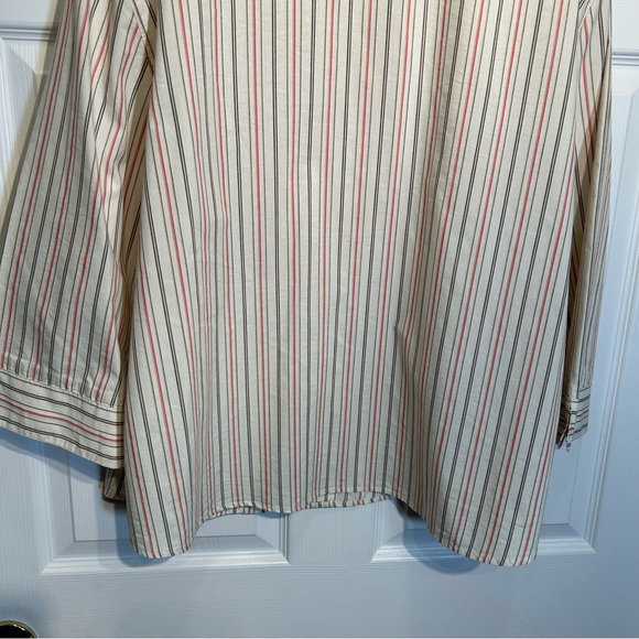 Tailored Button Front Floral Embroidery Top Size 20W - Picture 6 of 9